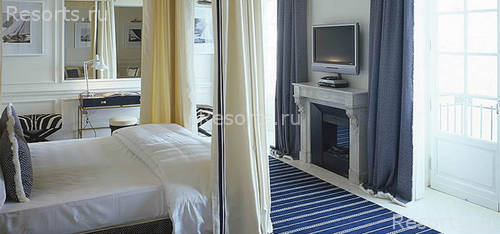 JK Place Capri 11